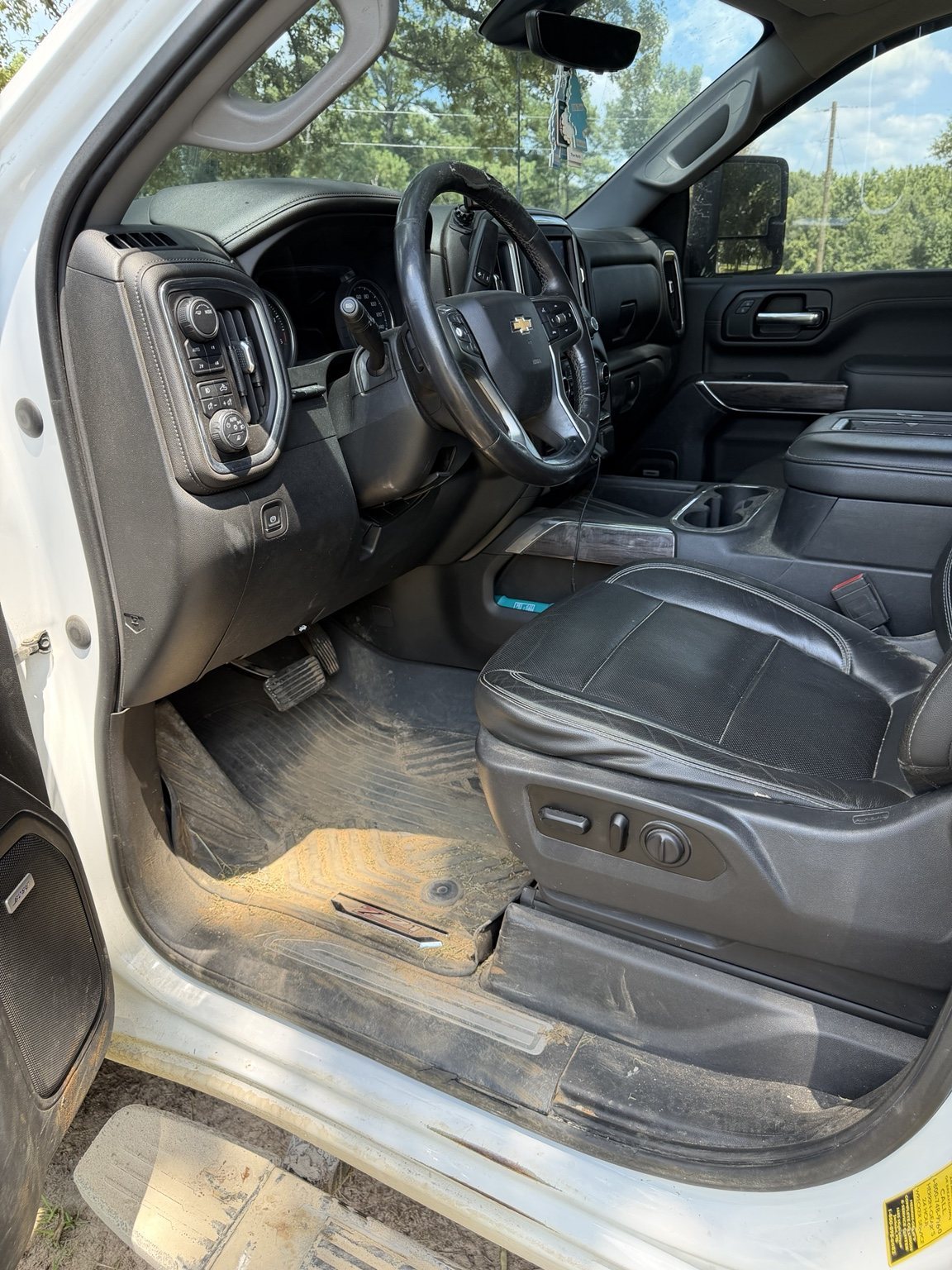 Front seat before detailing